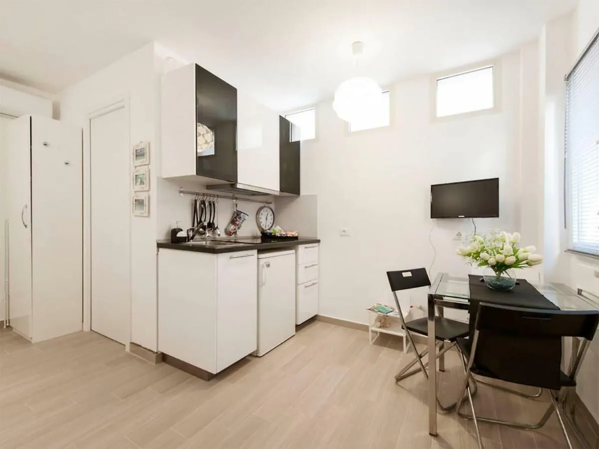 Condotti Apartment Rome 0*,