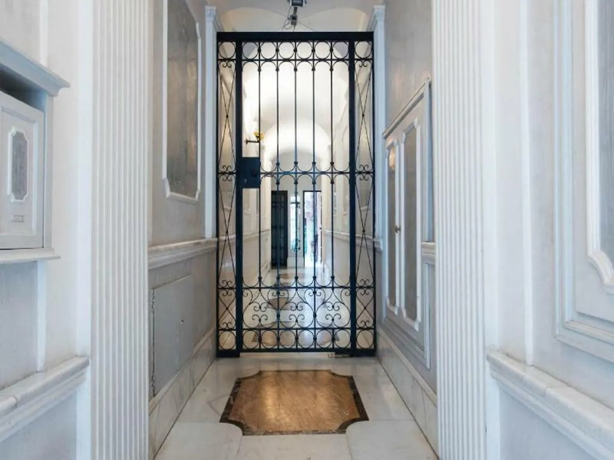 Condotti Apartment Rome Italy