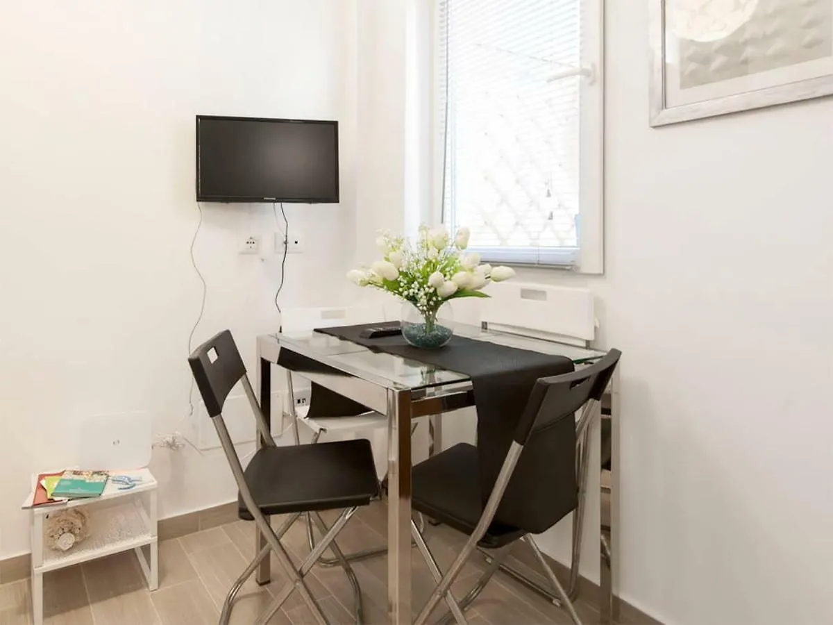 Condotti Apartment Rome
