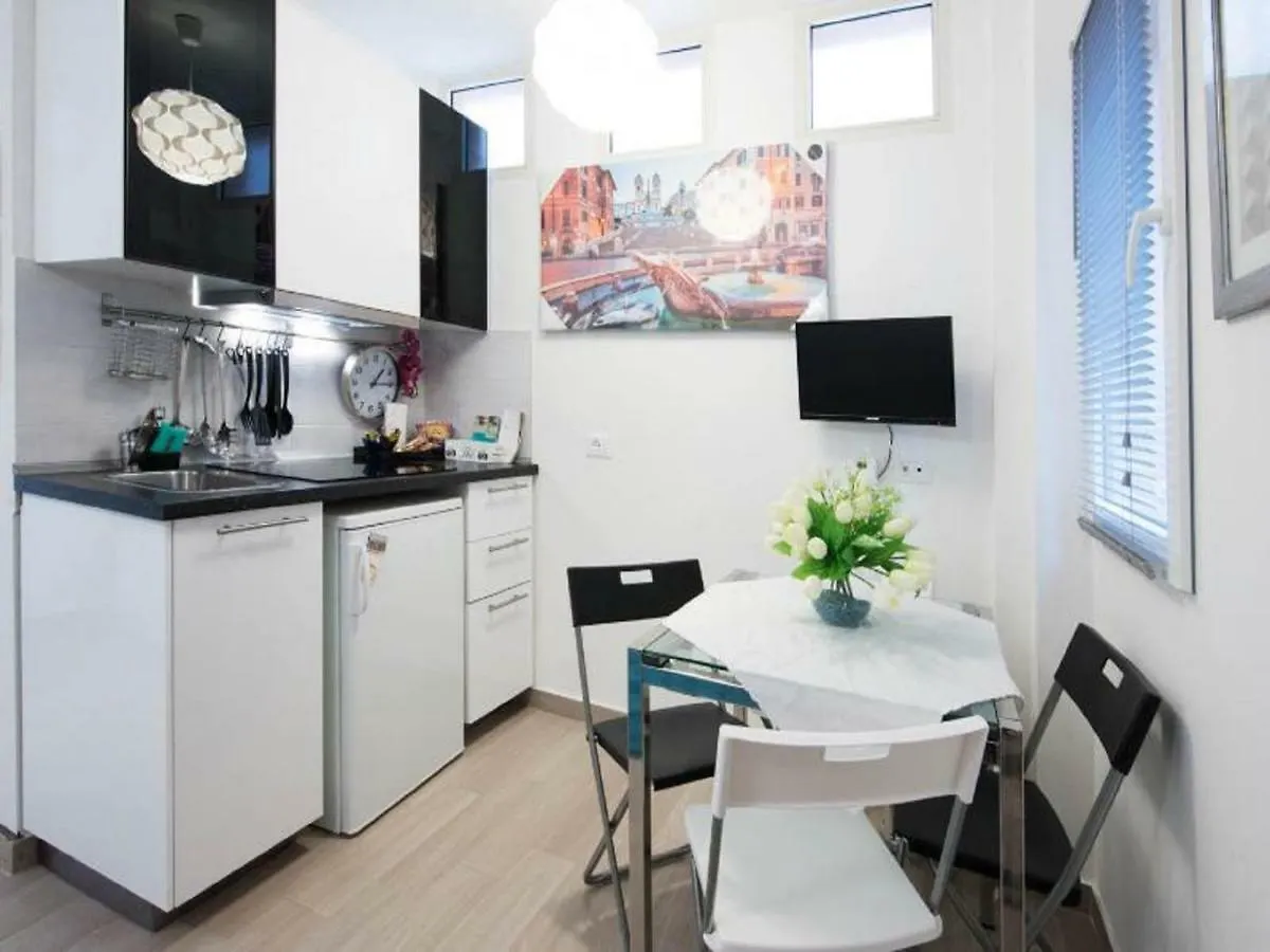 Condotti Apartment Rome